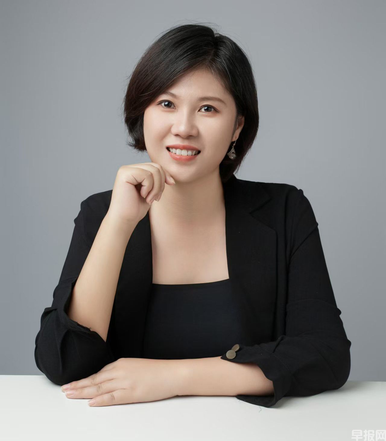 丁嫣律师简介(图1) 1.jpg