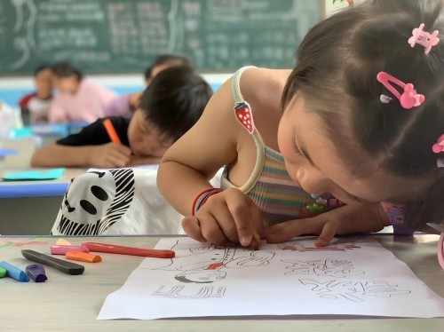 续焰嘉庚情,美育滋心土:嘉庚后学支教行(图2) 续焰嘉庚情,美育滋心土:嘉庚后学支教行(图2)