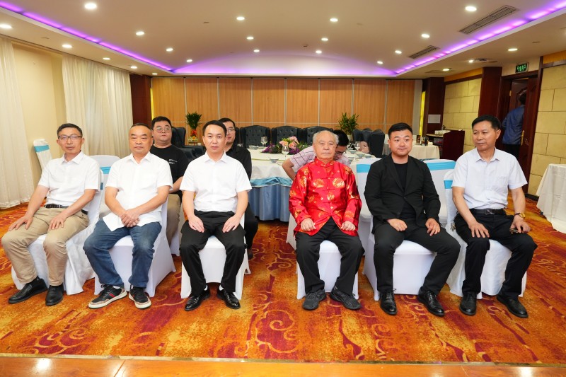 湖南茗星生物科技有限公司举办隆重拜师仪式(图1) 湖南茗星生物科技有限公司举办隆重拜师仪式(图1)