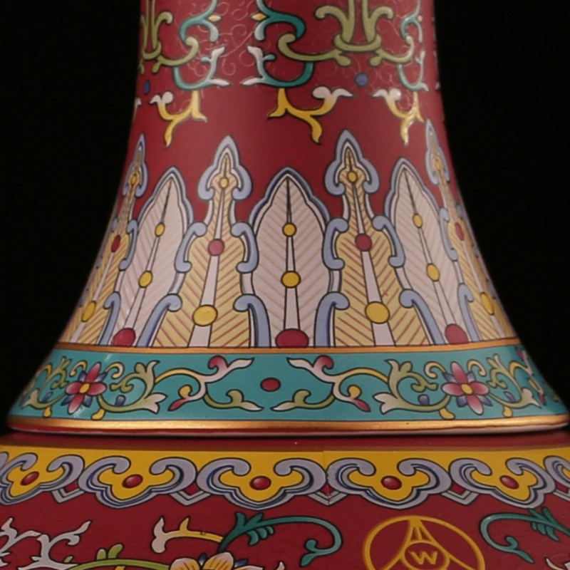 君子之器,风雅无双:五粮液股份52度真龙天子酒缠枝莲纹如意瓶(图4) 君子之器,风雅无双:五粮液股份52度真龙天子酒缠枝莲纹如意瓶(图4)